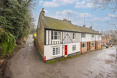 3 bedroom end of terrace house for sale, Holden Corner, Southborough