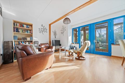 20 Helios Road, Wallington, SM6 7BZ