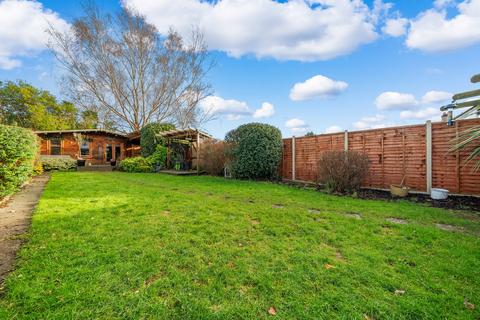 3 bedroom semi-detached house for sale, Lavington Road, Beddington