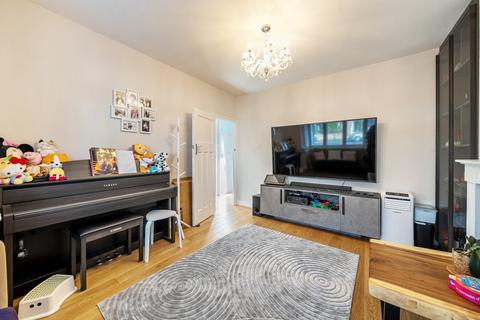 66 Nightingale Road, Carshalton, SM5 2EN