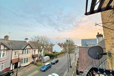 2 bedroom apartment for sale, 5 Leigh Cliff Road, Leigh on Sea SS9