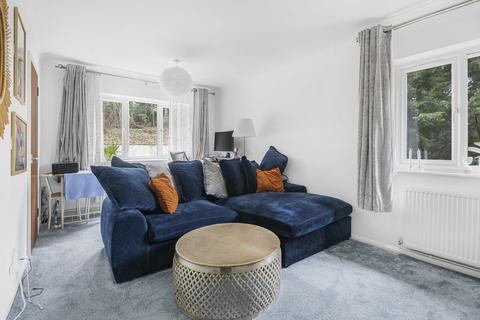 1 bedroom apartment for sale, Whitegates Court Bushes Road, Whyteleafe, CR3