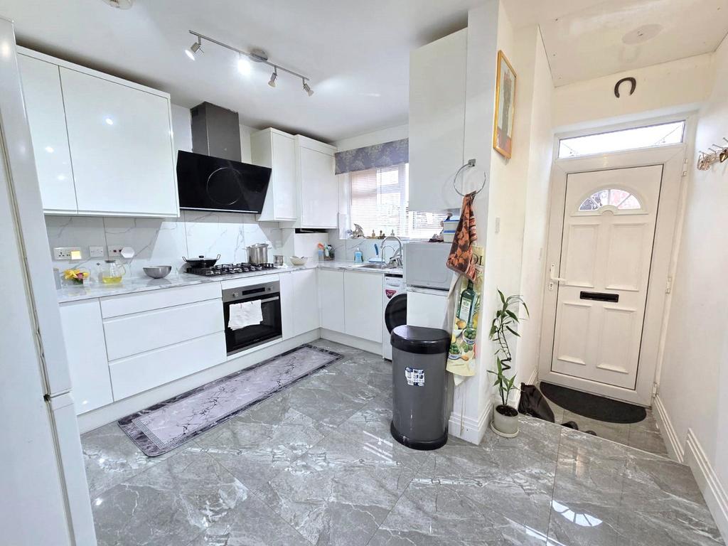 Kitchen (2)