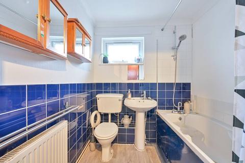 1 bedroom flat for sale, School Close, Guildford, GU1