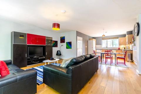 2 bedroom flat for sale, Blakes Road, Peckham, London, SE15