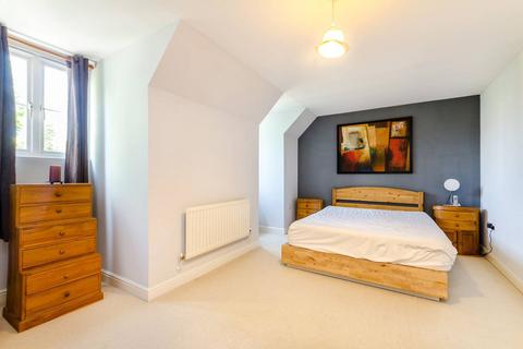 2 bedroom flat for sale, Blakes Road, Peckham, London, SE15