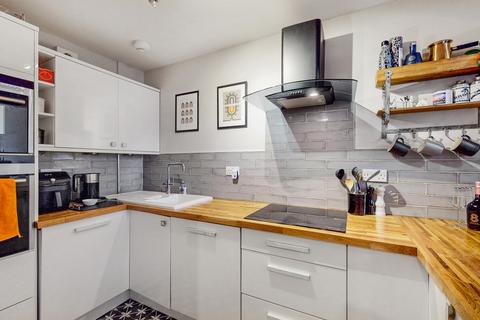 2 bedroom flat for sale, Airlie Street, Glasgow G12