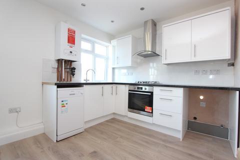 2 bedroom flat to rent, Waverley Road, Harrow