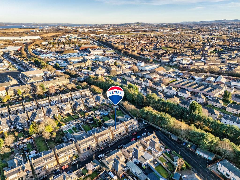Near Shops & Schools
