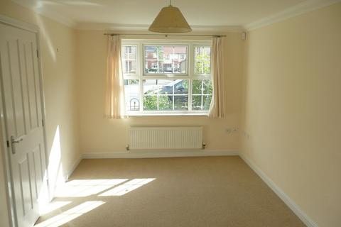 3 bedroom mews to rent, Durham Drive, Chorley PR7