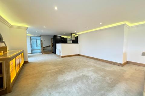 2 bedroom apartment to rent, Sandhill Lane, Leeds LS17