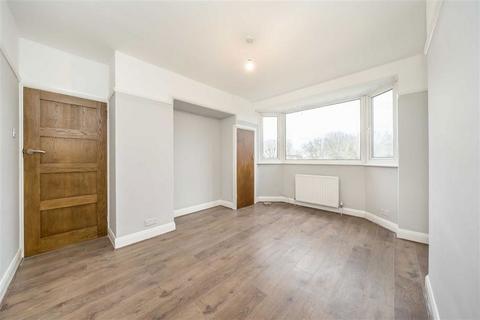 3 bedroom semi-detached house to rent, Woolacombe Road, London SE3