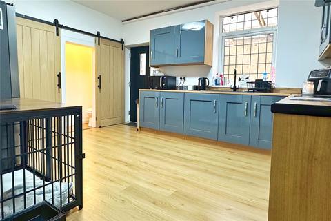 56 Whitegate Lane, Chadderton, Oldham, OL9 8LS