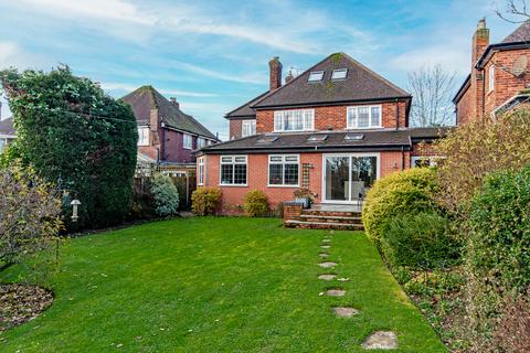 142 Bedford Road, Sutton Coldfield, B75 6AJ