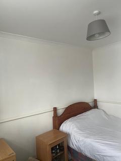 1 bedroom in a house share to rent, Leighton Road, Enfield EN1