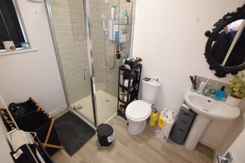 undefined, Queen Eleanor Road, Northampton NN4