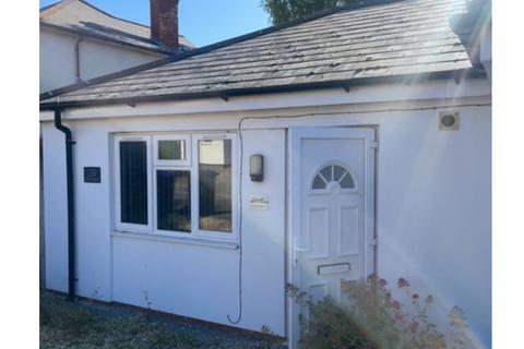 undefined, Queen Eleanor Road, Northampton NN4
