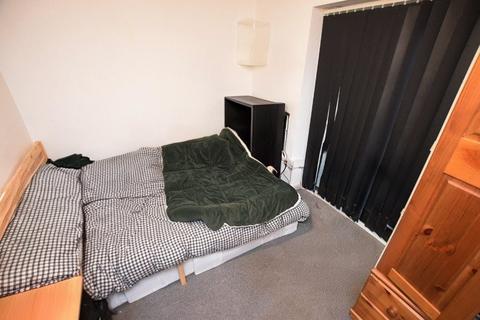 undefined, Queen Eleanor Road, Northampton NN4