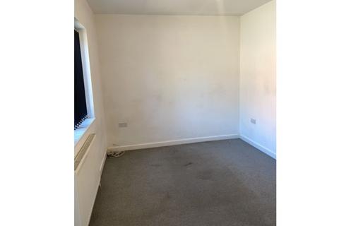 undefined, Queen Eleanor Road, Northampton NN4