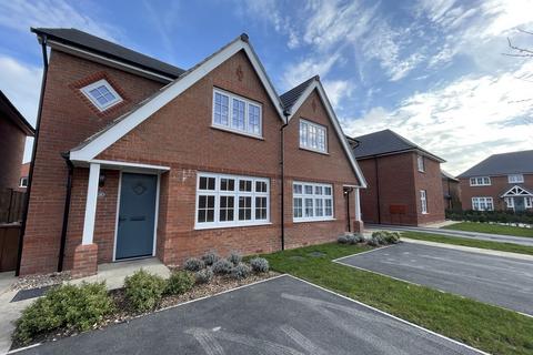3 bedroom semi-detached house to rent, Garland Street, Woodford