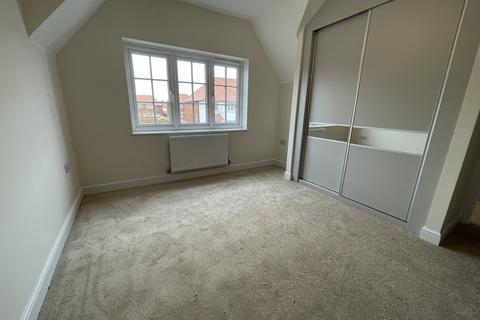 3 bedroom semi-detached house to rent, Garland Street, Woodford
