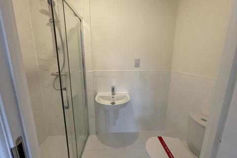 3 bedroom semi-detached house to rent, Garland Street, Woodford