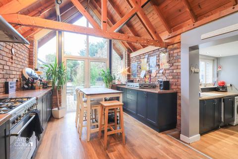 5 Springfield Road, Tamworth, B77 1EB