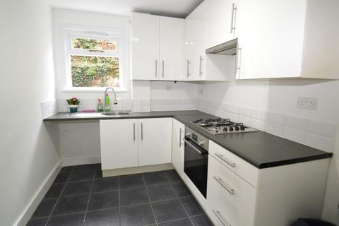 76 Roydene Road, London, SE18 1QA