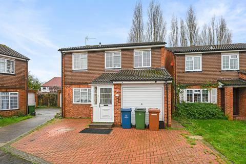 4 bedroom detached house for sale, Silver Close, Harrow