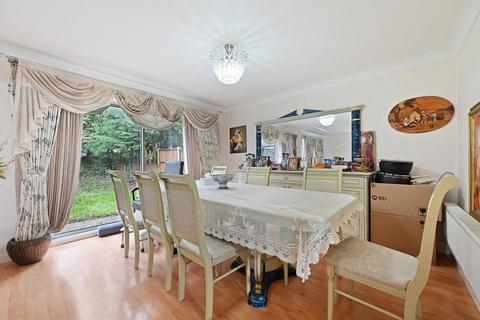 4 bedroom detached house for sale, Silver Close, Harrow