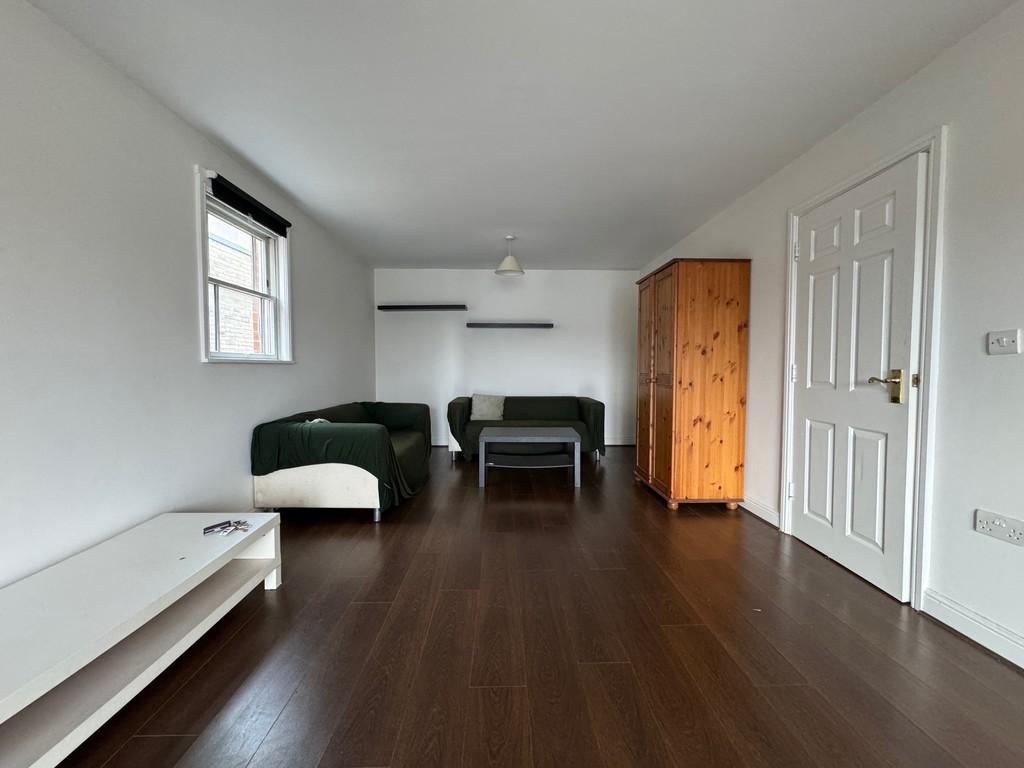 Lounge 2