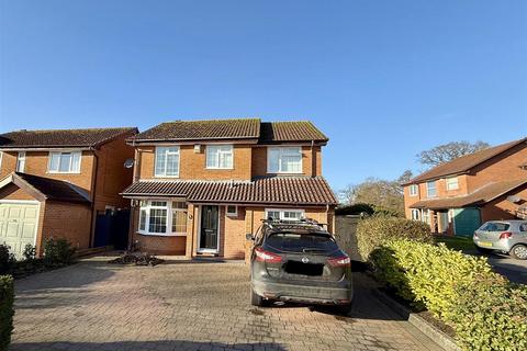 4 bedroom detached house to rent, Queens Wood Drive, Hereford HR1