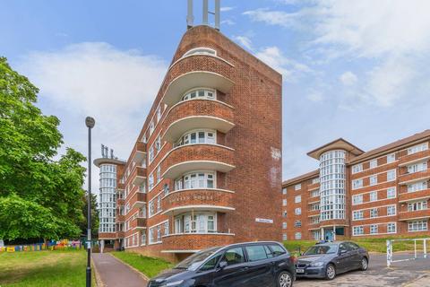 2 bedroom flat to rent, Shackleton Close, Forest Hill, London, SE23