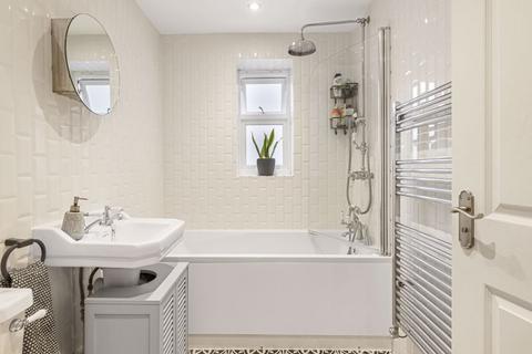 Flat 3, Ashton Court, 2a Clarence Crescent, Sidcup, DA14 4DF