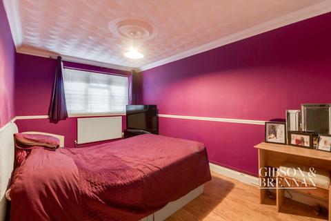 38 Wythefield, Basildon, SS13 3EN