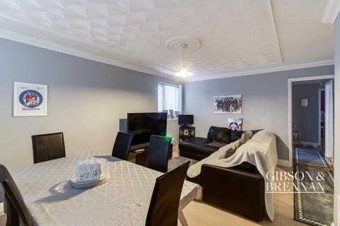 38 Wythefield, Basildon, SS13 3EN