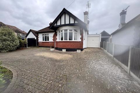 2 bedroom detached bungalow for sale, * VACANT  * EXTENDED BUNGALOW * 2 BATHROOMS * Taunton Drive, Westcliff-On-Sea