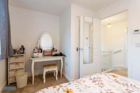 24 Hob Close, Monkton Heathfield, Taunton, TA2 8GL