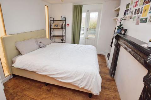 Flat 1, 21 Old Tiverton Road, Exeter, EX4 6LG