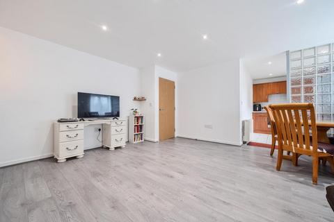 2 bedroom flat for sale, Newbury,  Berkshire,  RG14