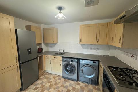 2 bedroom flat to rent, Seacole Gardens, Southampton