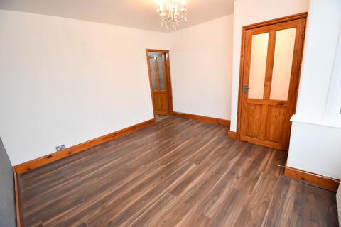 3 bedroom end of terrace house for sale, Amersham Close, Urmston, M41