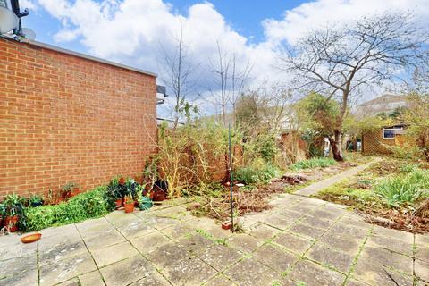 3 bedroom terraced house for sale, Kings Avenue, Greenford, UB6