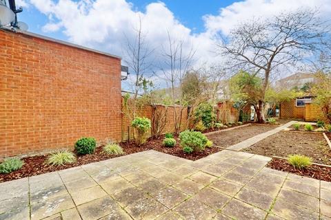 3 bedroom terraced house for sale, Kings Avenue, Greenford, UB6