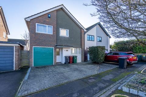 4 bedroom detached house for sale, Clydesdale Avenue, Chichester