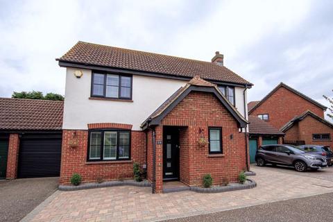 3 bedroom detached house for sale, Petresfield Way, Brentwood CM13