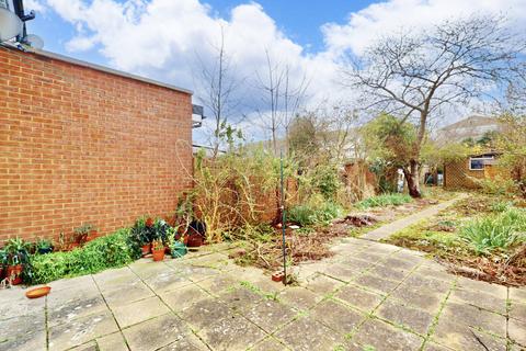 3 bedroom terraced house for sale, Kings Avenue, Greenford, UB6