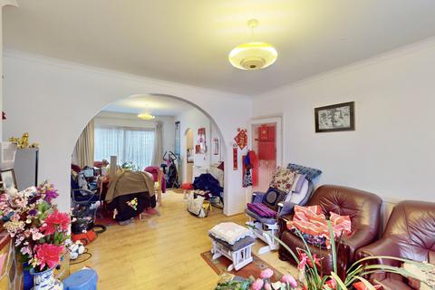 3 bedroom terraced house for sale, Kings Avenue, Greenford, UB6