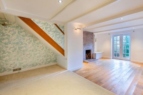 8, Mitchells Cottages Blackheath Lane, Blackheath, Guildford, GU4 8QX