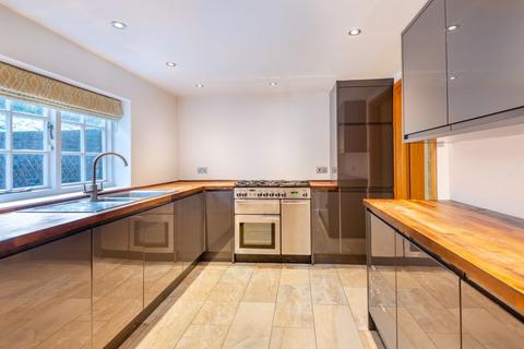 8, Mitchells Cottages Blackheath Lane, Blackheath, Guildford, GU4 8QX